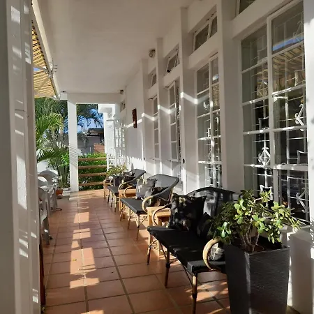 Villa Osumare Cosy Beach Front Guest House-2